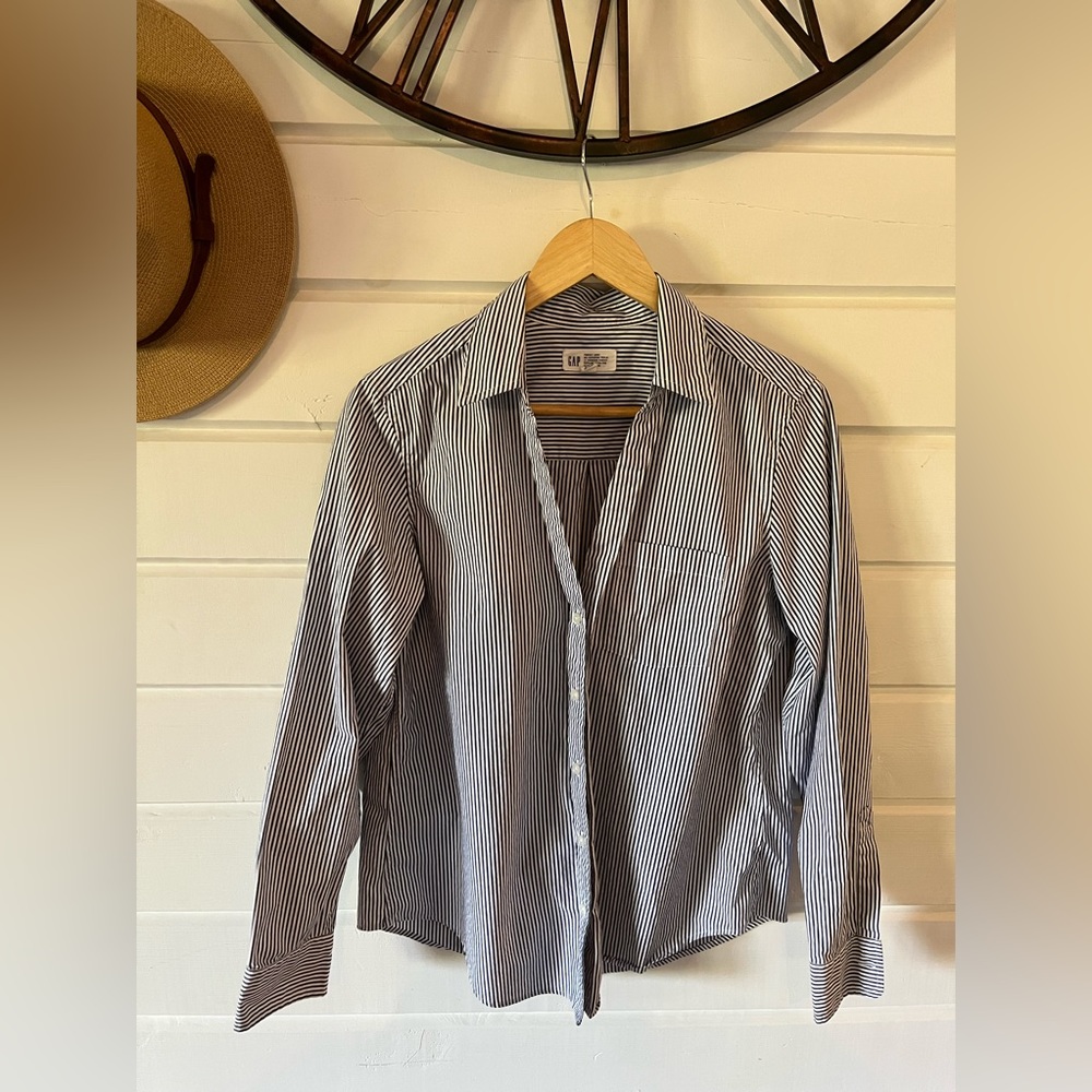 “SOLD” Gap Organic “Perfect Shirt”